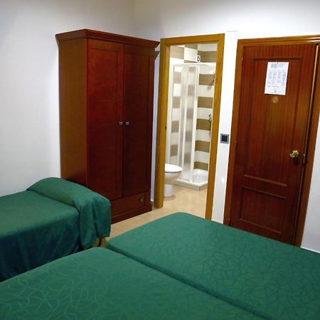 Hostal Muralla Plasencia Eksteriør bilde