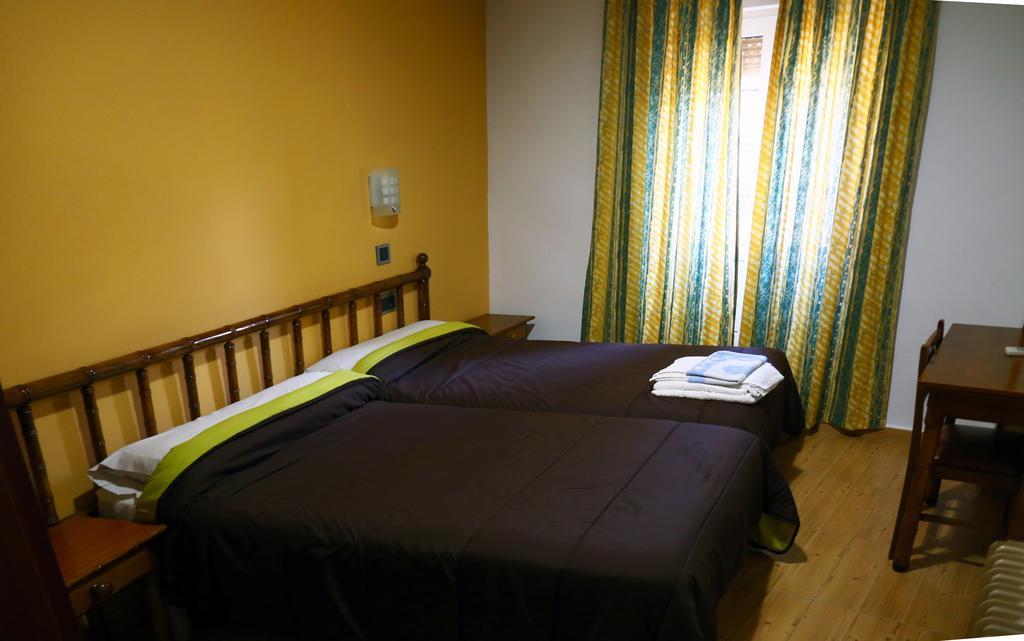 Hostal Muralla Plasencia Eksteriør bilde