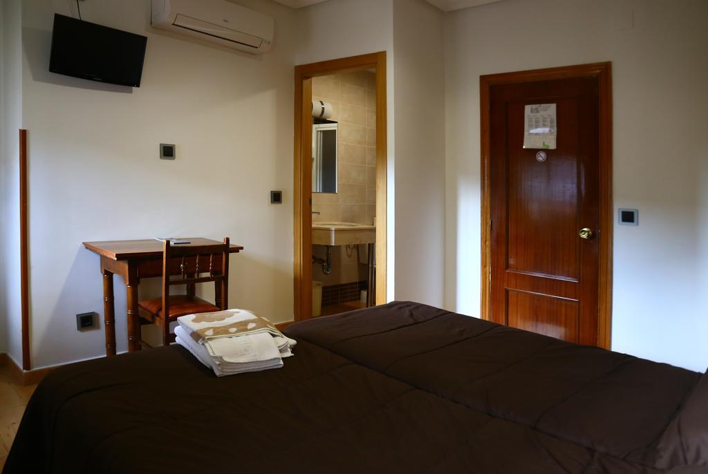 Hostal Muralla Plasencia Eksteriør bilde