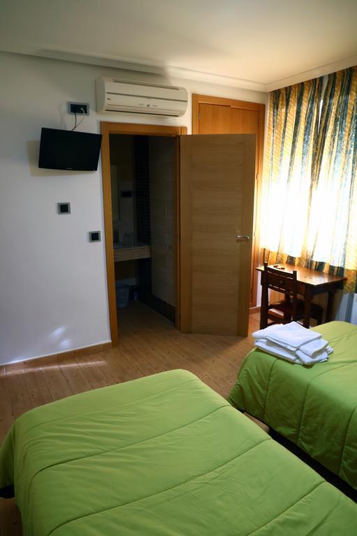 Hostal Muralla Plasencia Eksteriør bilde