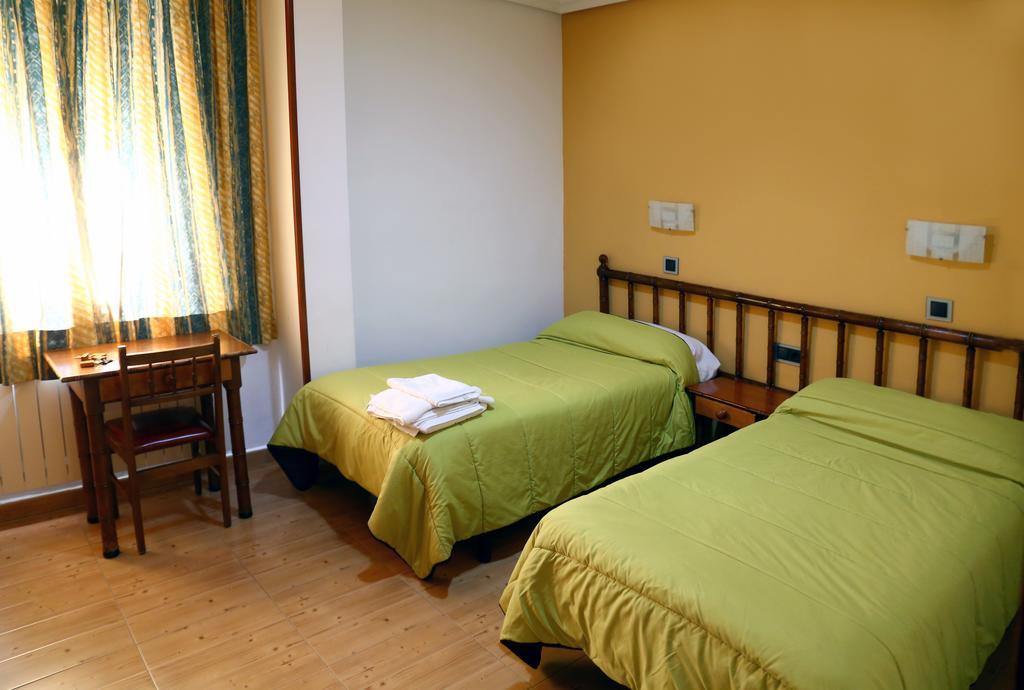 Hostal Muralla Plasencia Eksteriør bilde