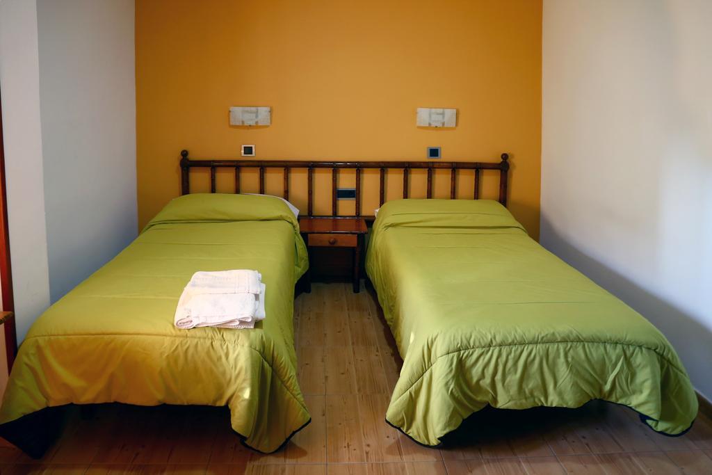 Hostal Muralla Plasencia Eksteriør bilde