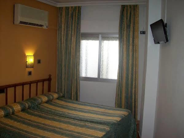 Hostal Muralla Plasencia Eksteriør bilde